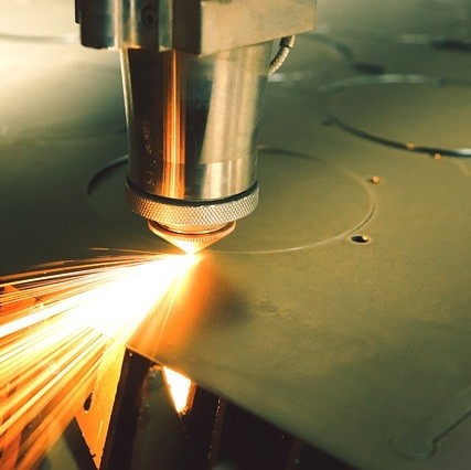 Corte de chapa de ferro a laser