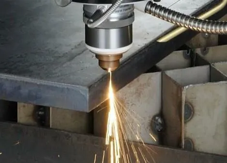 Imagem ilustrativa de Corte e dobra de aço inox